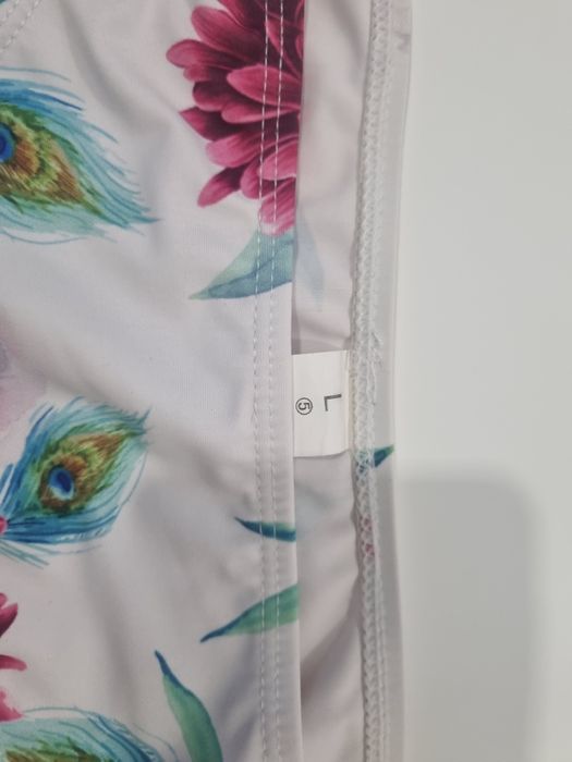 Cueca de bikini branca com padrão
