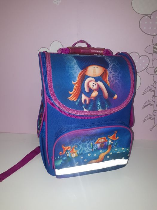 Продам школьный Рюкзак Кite для девочки в отличном состоянии