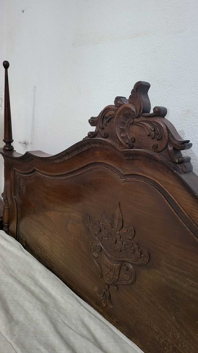 Conj. quarto cama casal+2 mesas de cabeceira madeira maciça Vintage