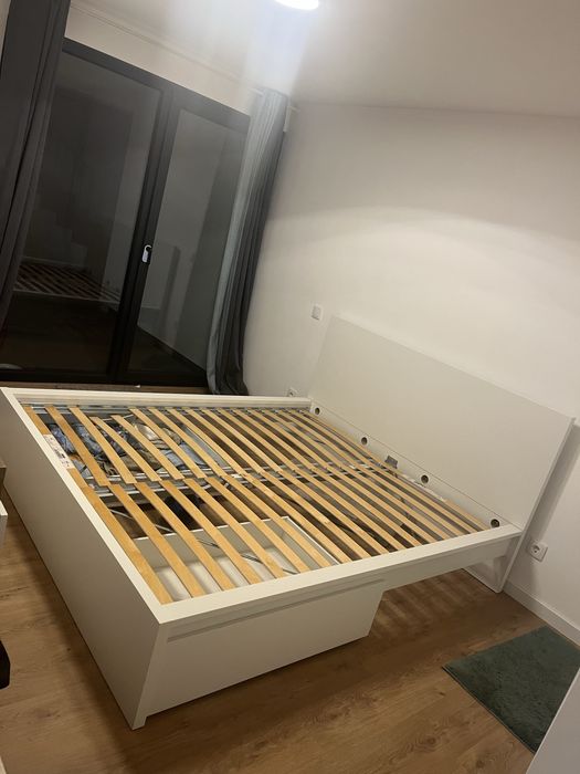 Cama IKEA Malm com Estrados Luroy