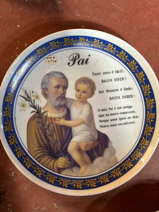 Linda coleção de pratos de Fátima