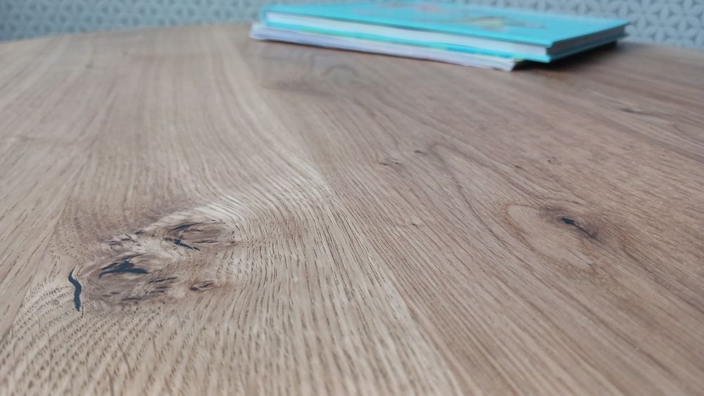 Стіл журнальний з дерева