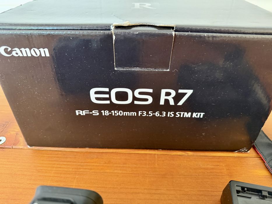Canon EOS R7 + Lente RF-S 18-150mm