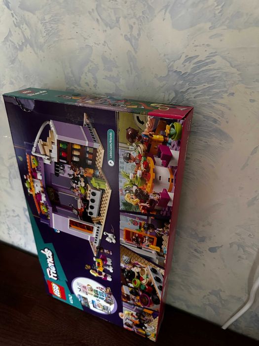 Конструктор LEGO® Friends Хартлейк-Сити. Общественная кухня (41747)