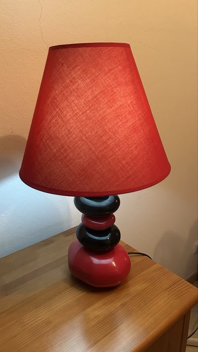 Candeeiro de Mesa Vermelho e Preto – Vintage