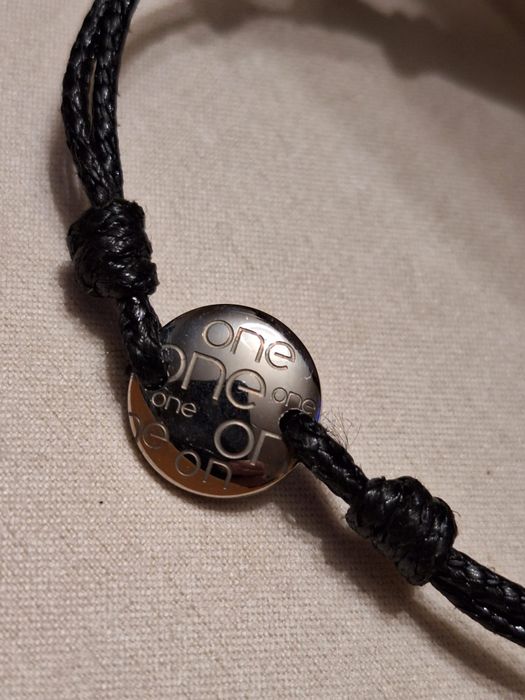 Pulseira One - cor preta - artigo novo