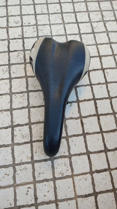 Selim antigo 26 cm