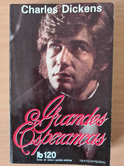 Livro "Grandes Esperanças" de Charles Dickens