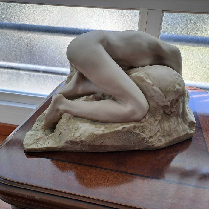 Escultura Rodin em pedra