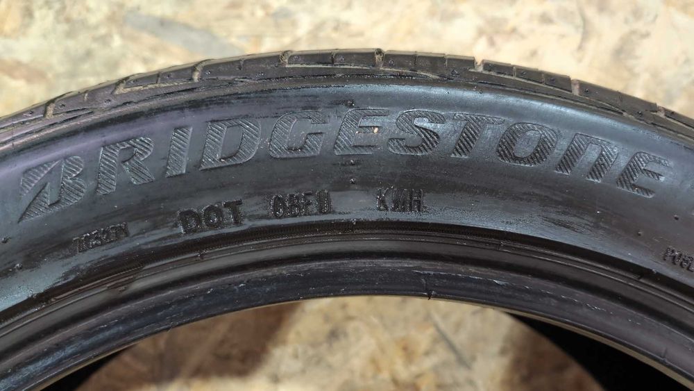 Шини Bridgestone + Pirelli R18 235/45 пара