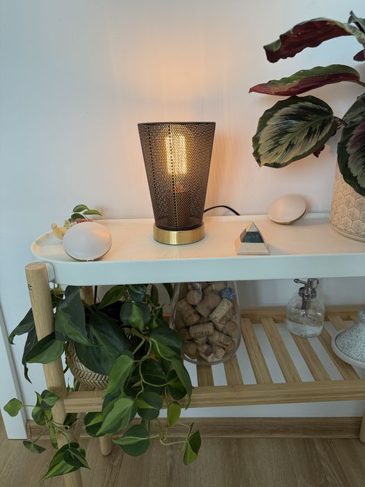 Industrialna lampka z żarówką