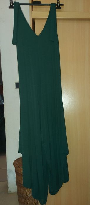 Macacões novos com etiqueta