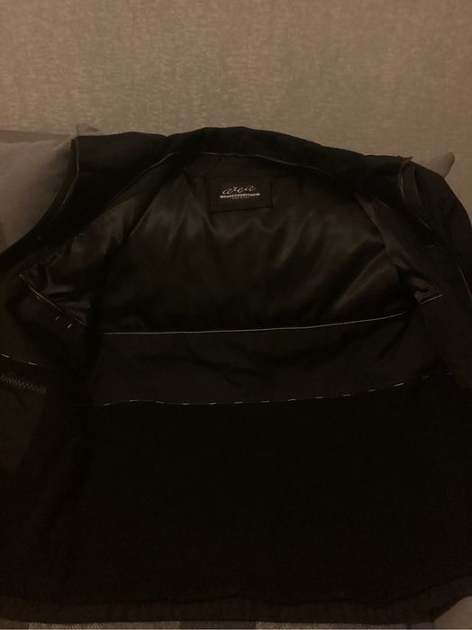 Продам куртку демісезонну виробництва Італіі