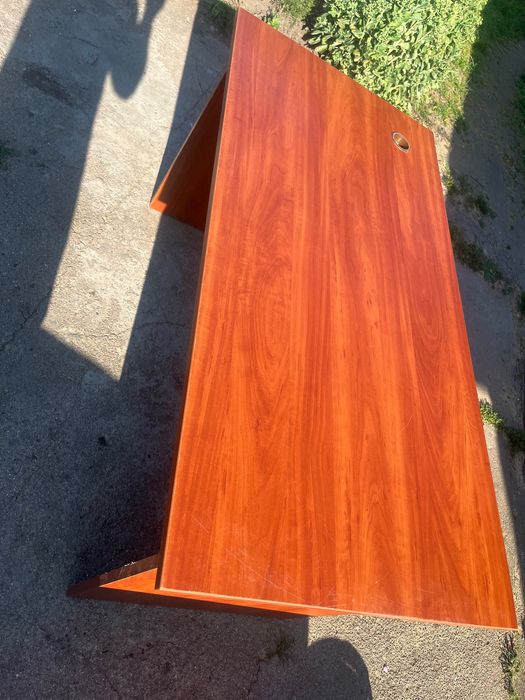 Продам офісний стіл