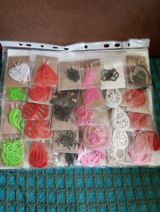 Продам красиві сережки