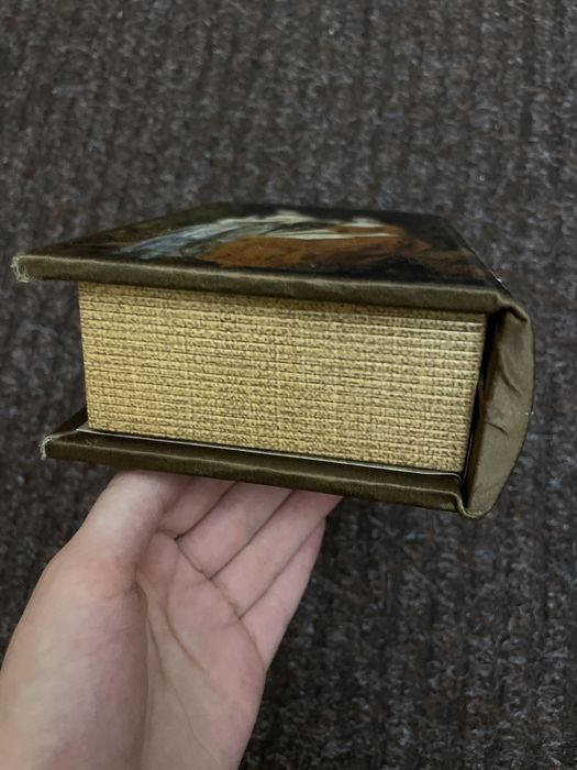 Шкатулка , скринька для зберігання у формі книжки на магніті