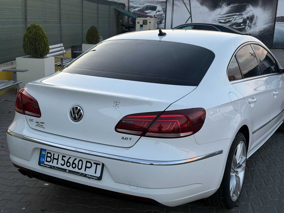 Volkswagen CC Luxury  2012