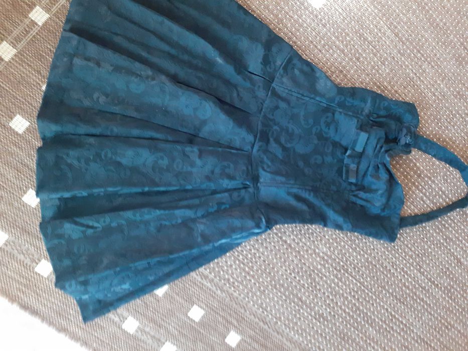 Sukienka czarna elegancka