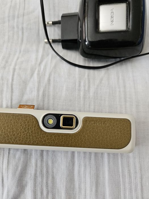 Nokia 7380 szminka