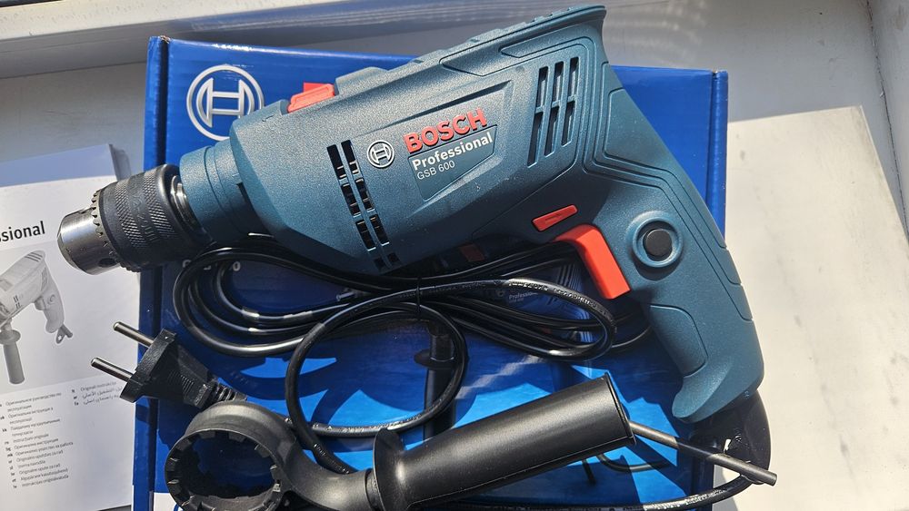 Дрель Bosch GSB 600 нова