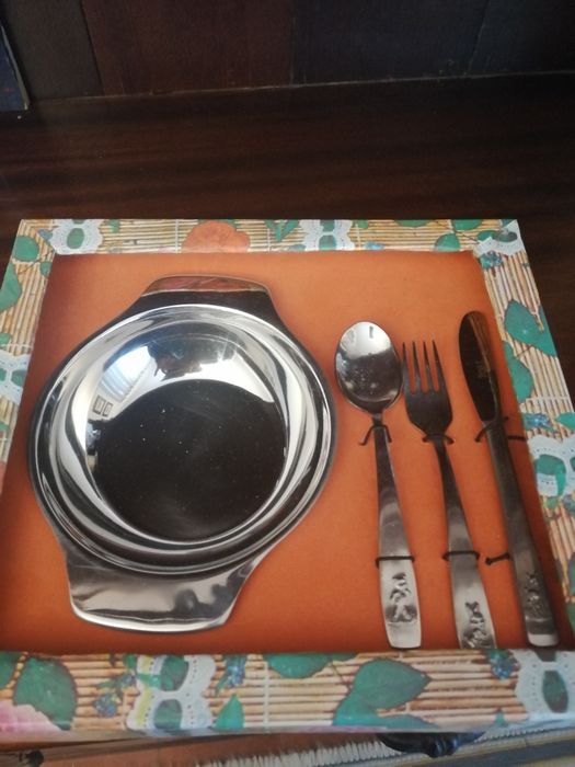 Conjunto de prato e talheres para criança, inox.