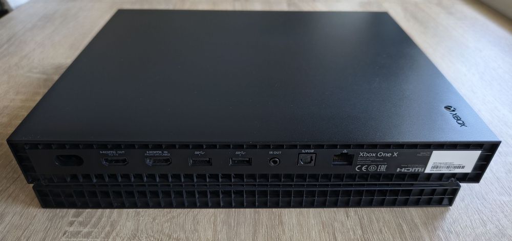 Xbox One X - Dysk 1TB - Gry