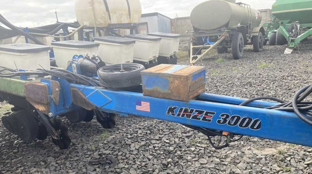 Сівалка точного висіву пневматична Kinze 3000 TWIN