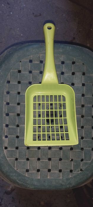 Продам лоток для котов с миской м лопаткой