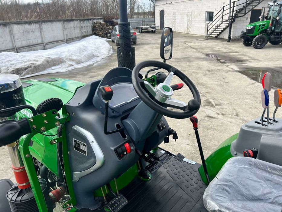 Мінітрактор EUROFENG 554 DXL 8+8 Єврофенг з Дашком Примусова гідравлік