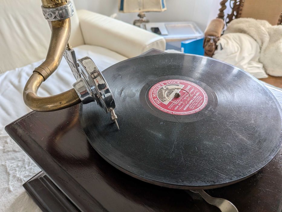 Stylowy gramofon tubowy REPLIKA - Gramophone Sound Master - Retro ozdoba