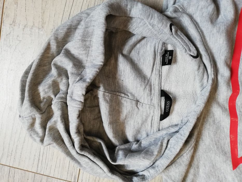 Szare Hoodie Guess