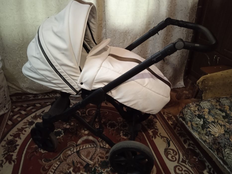Продам дитячу коляску 2в1