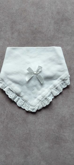 Chusta śliniak biały do chrztu