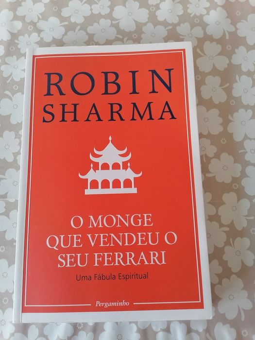 Livro O monge que vendeu o seu Ferrari Robin Sharma