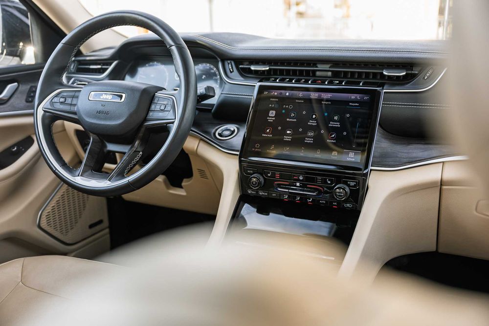 Wynajem Wypożyczalnia Samochodów JEEP GRAND CHEROKEE V6 + GAZ