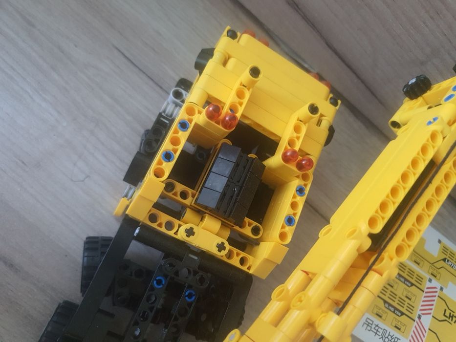 Lego грузовий кран