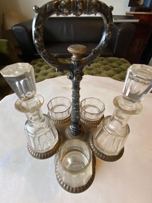 Licoreira Galheteiro Casquinha Prata Cristal Campainha incrível 31 cm