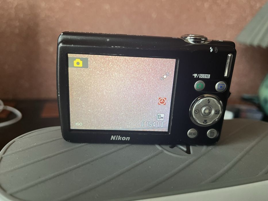 Фотоапарат Nikon S220 стан середній
