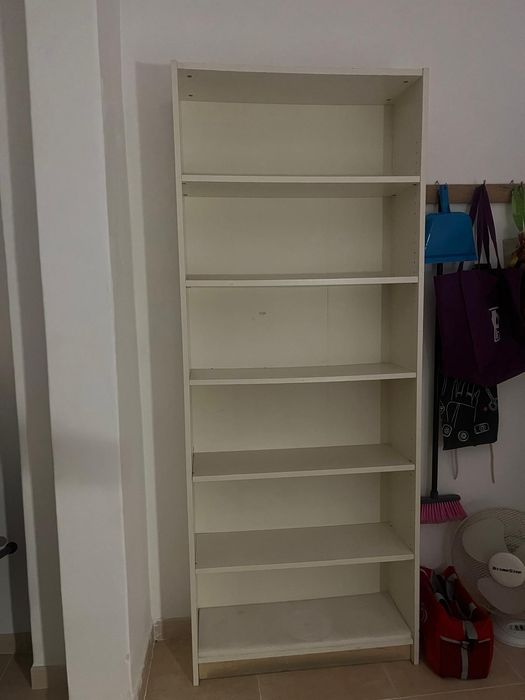 Secretaria e Estante