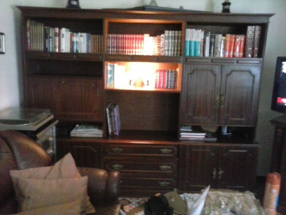 Estante madeira castanho escuro