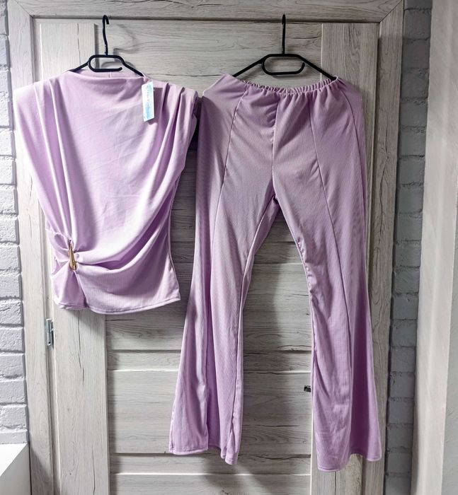 Elegancki prążkowany komplet