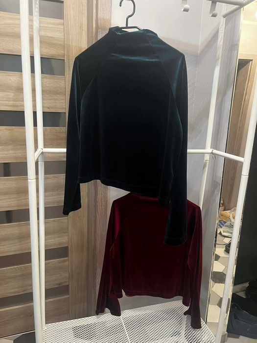 Welurowe bluzki z rozszerzanym rękawem