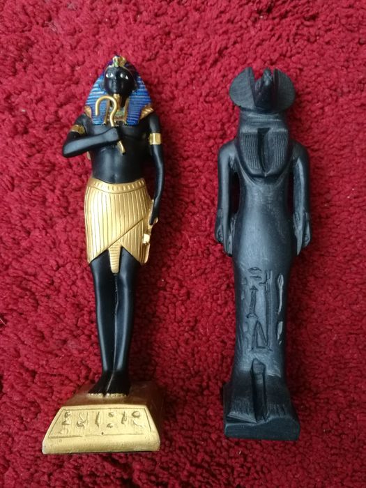 Duas estátuas egípcias