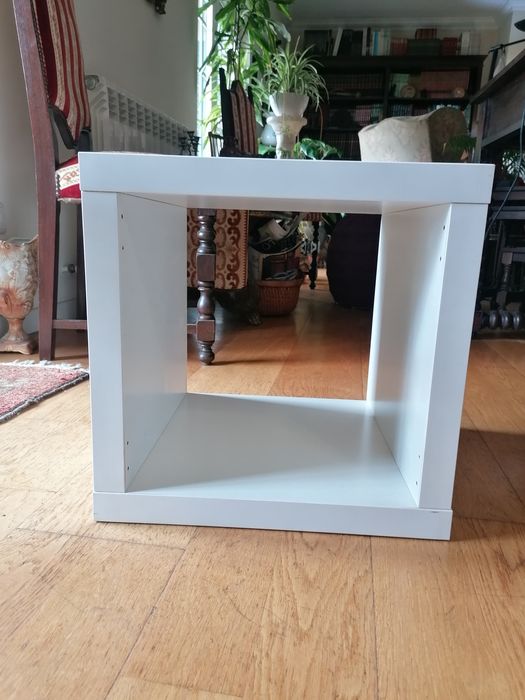 Cubo de arrumação branco, da coleção Lack (Ikea)