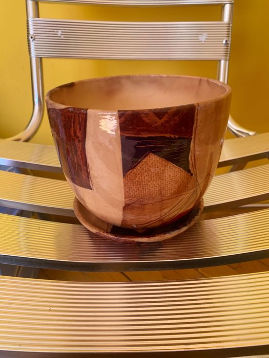 Doniczka ceramiczna z podstawką