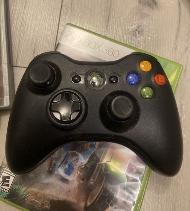 Xbox 360, pad i gry + dodatkowy dysk