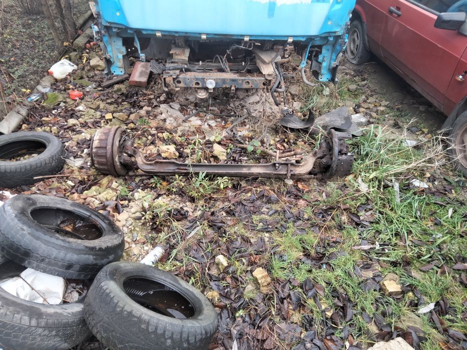 Разбираю Исузу NQR 71  Исузу кабина,балка