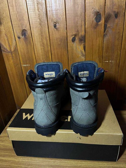 Чоловічі сірі шкіряні черевики wrangler