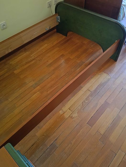 Cama de solteiro em madeira maciça c/estrado e colchão