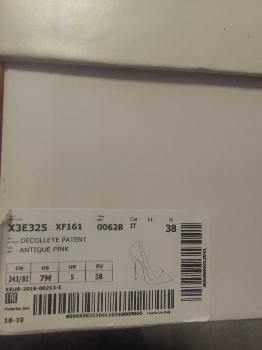 Туфлі лодочки Armani, 38 розмір, нові